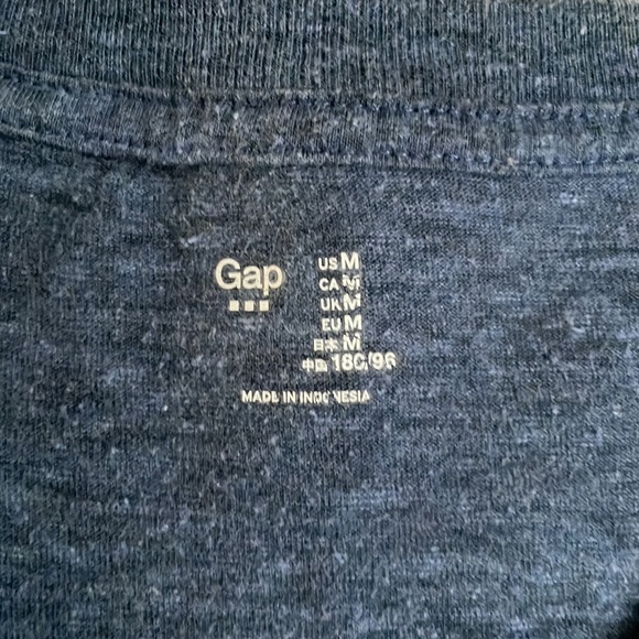 Gap. Short Sleeve Shirt.  Medium - Picture 3 of 5